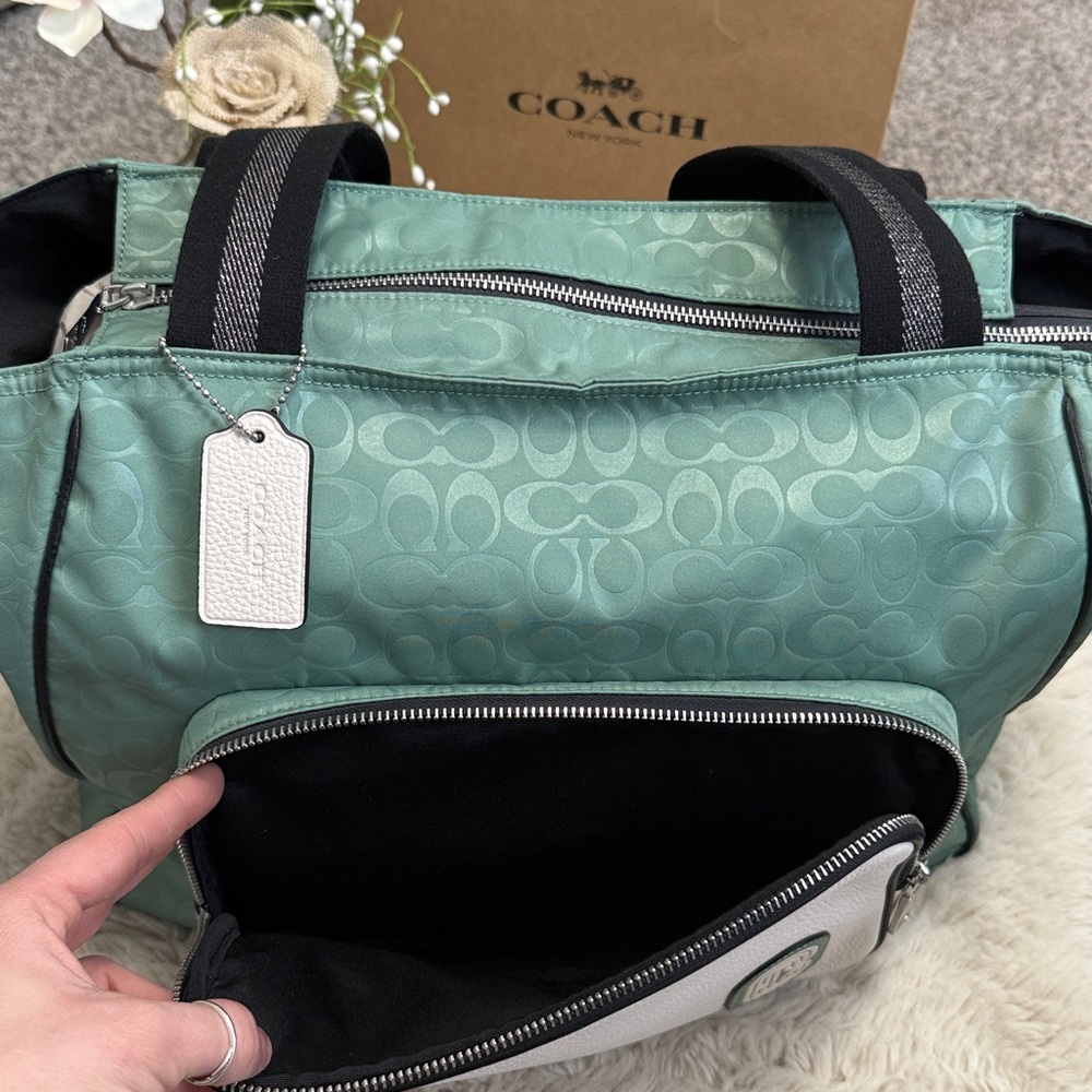 ✨ Coach Washed Green Court Tote In Colorblock Signature Nylon✨ - Picture 12 of 16